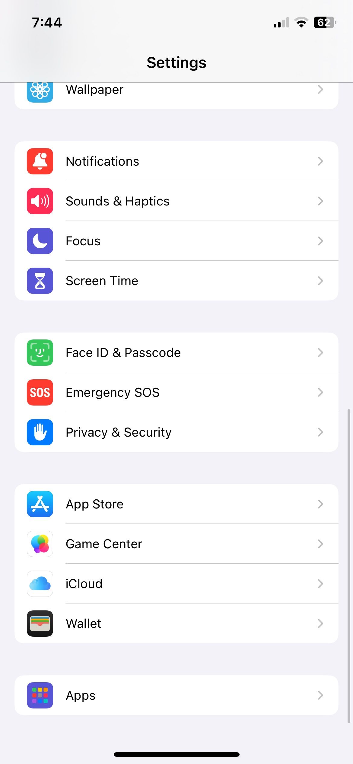 Пункт «Приложения» в меню Настроек iPhone