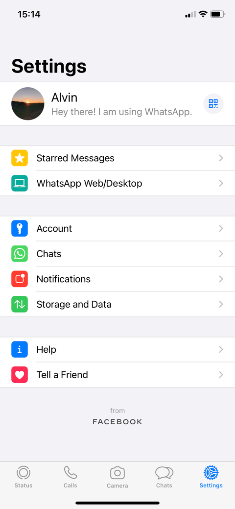 панель Настройки в WhatsApp на iOS