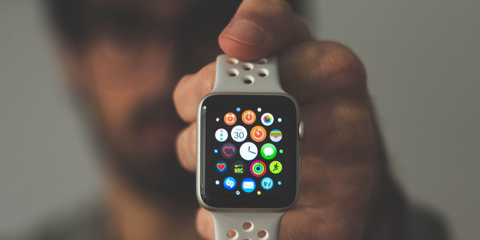 Управление приложениями Apple Watch