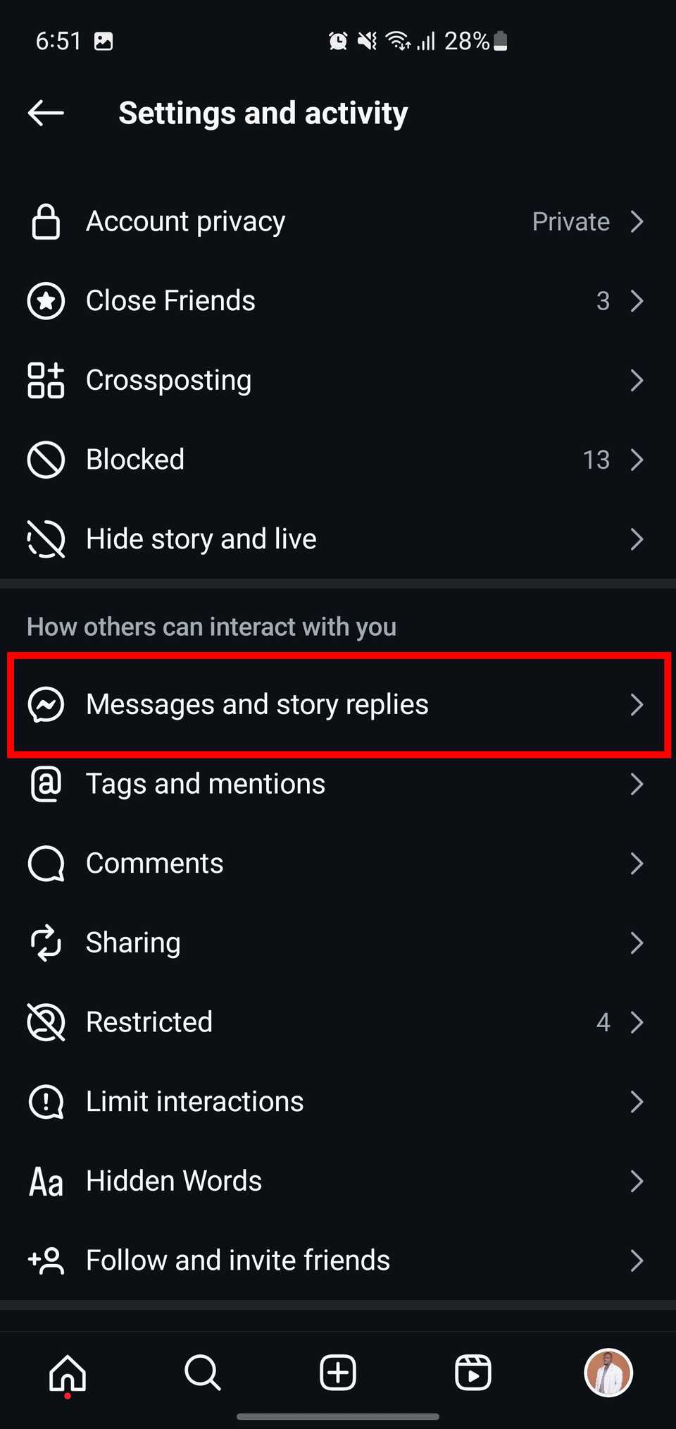 Параметр «Сообщения и ответы на истории» в разделе «Как другие могут взаимодействовать с вами».