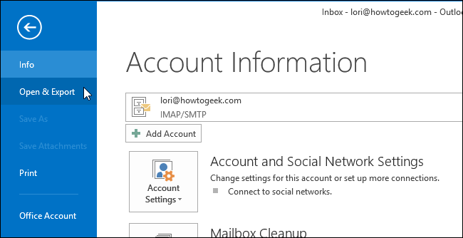 Выбор пункта «Открыть файл данных Outlook»