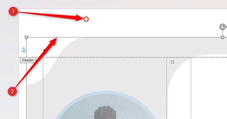 Колонтитул активирован и дизайн выбран для редактирования в шаблоне Word.