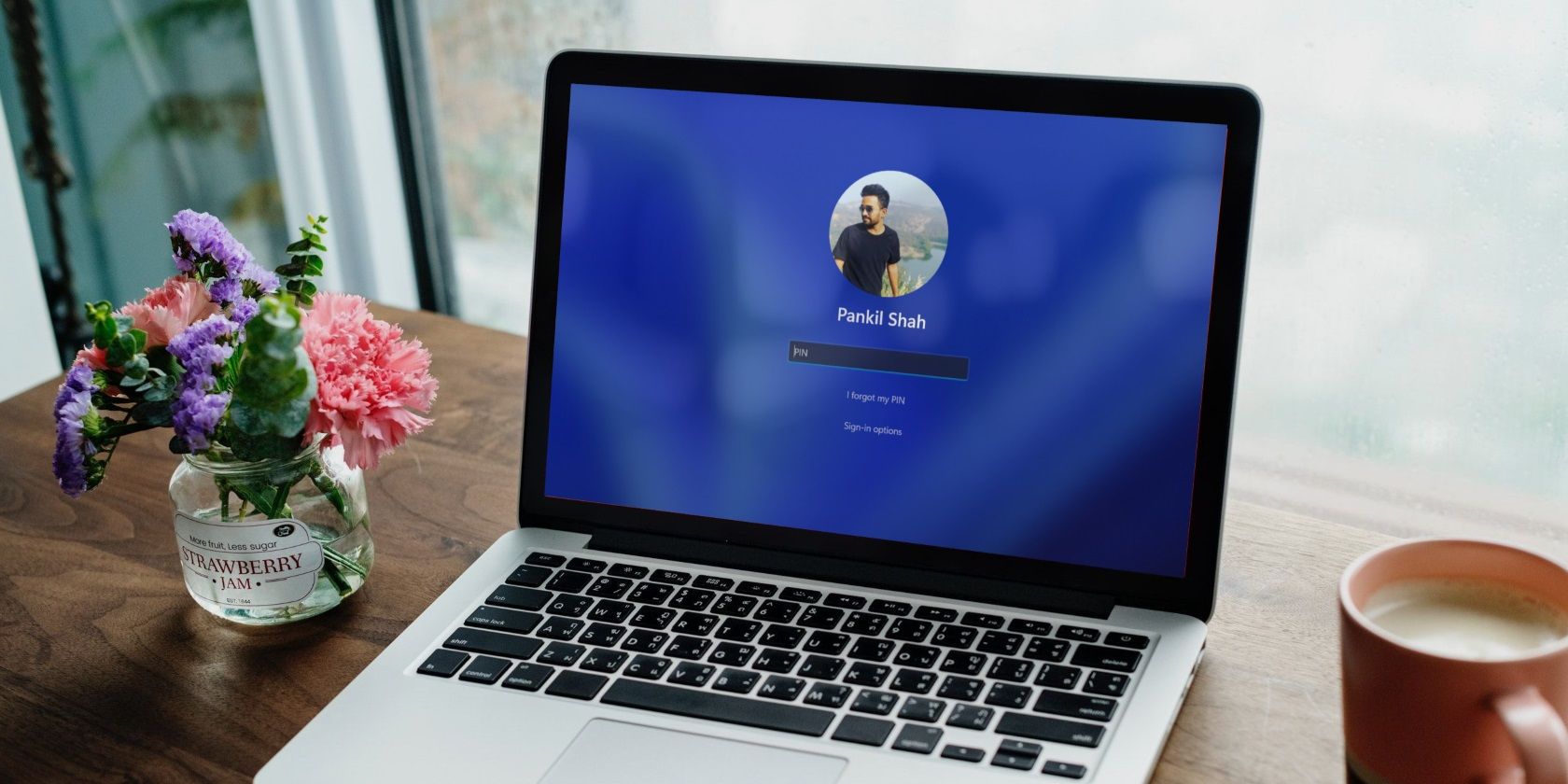 Скрыть email на экране входа Windows