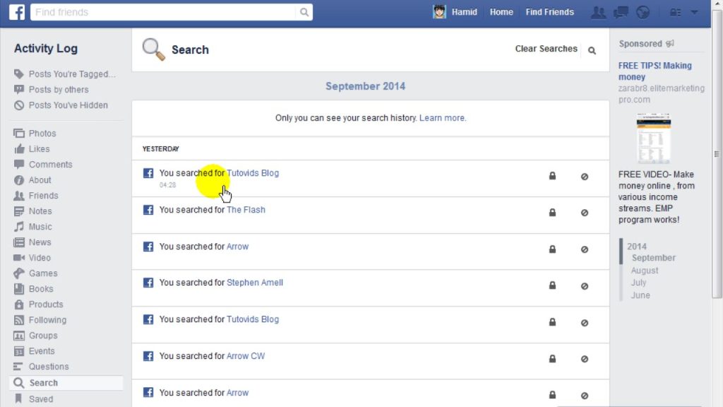 Истории Facebook на экране смартфона