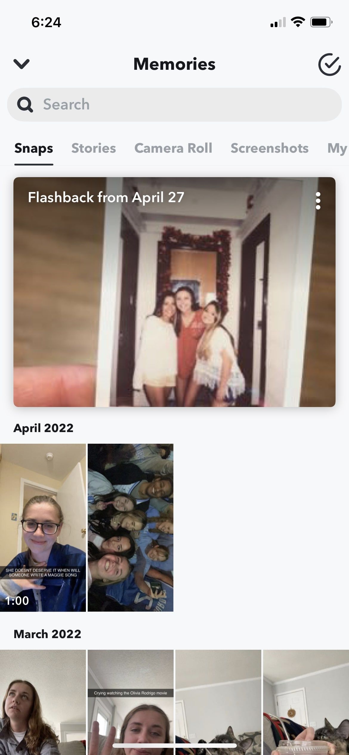 страница воспоминаний Snapchat с миниатюрами фото