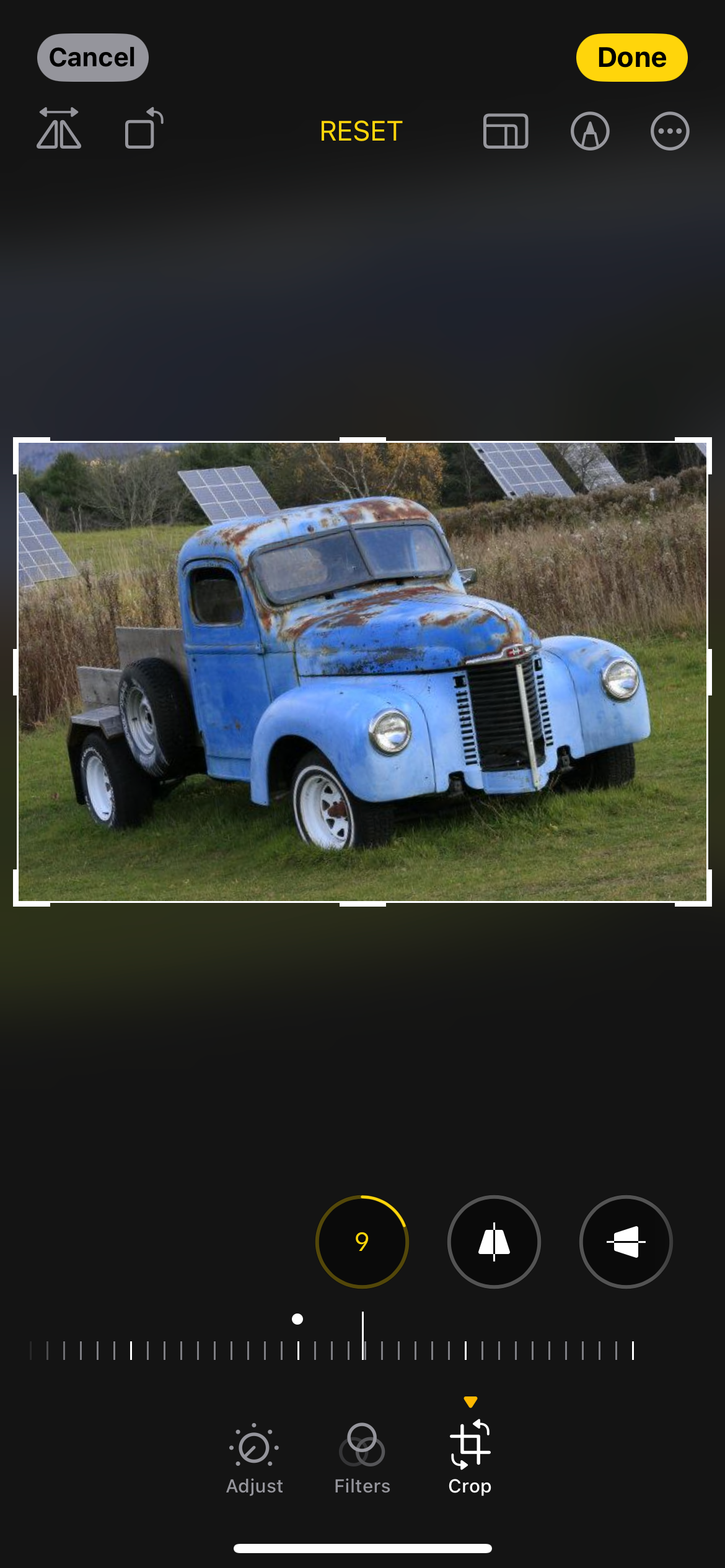 Перетащите ползунок внизу для точного поворота.