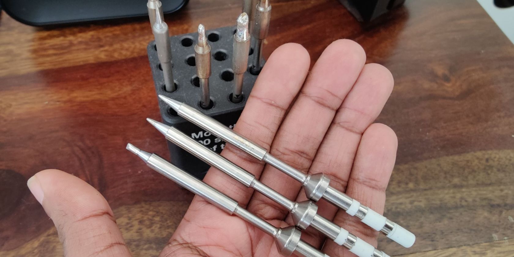 Очистка жала паяльника: руководство и SOP