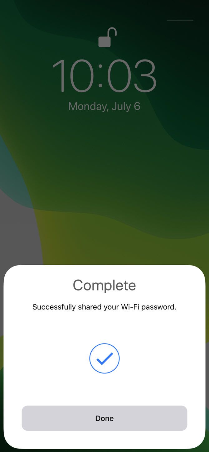 Подключённый iPhone к Wi‑Fi после обмена паролем