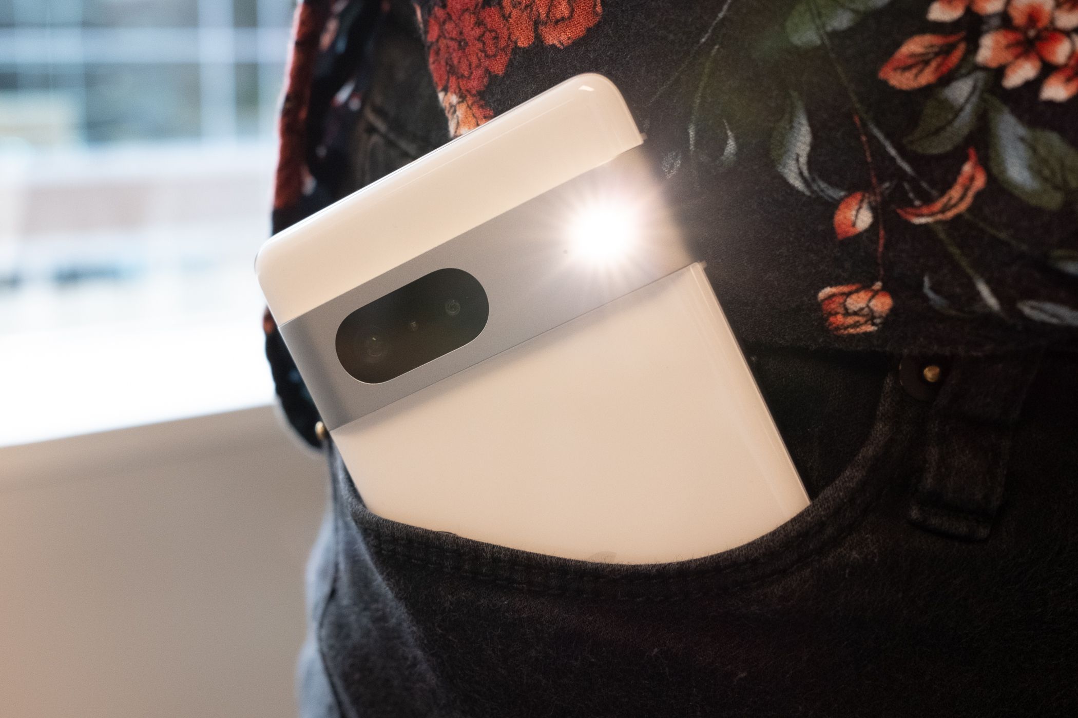 Как включить фонарик на Android