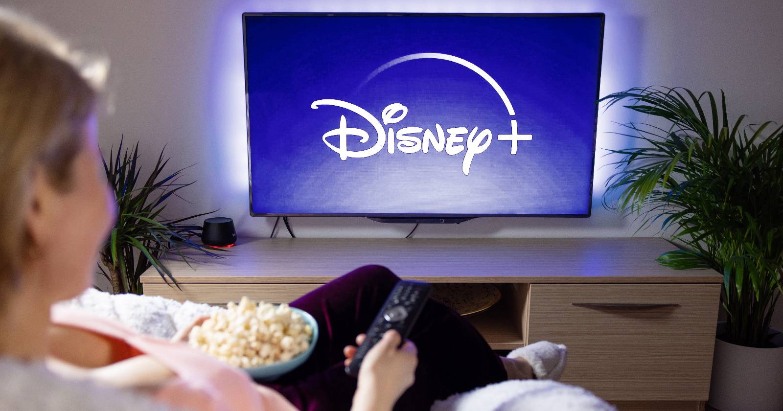 Обложка Disney+ с информацией о новом тарифе с рекламой