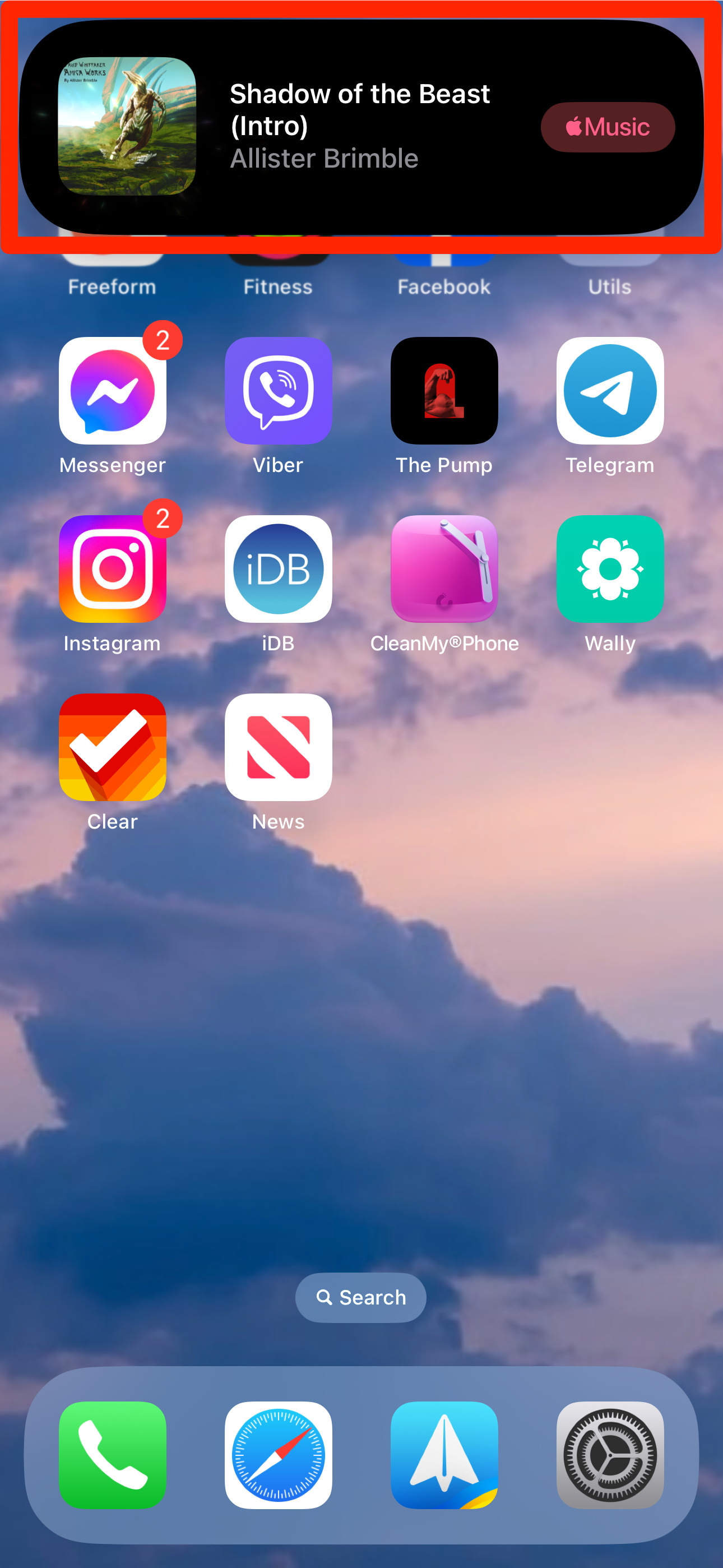 Уведомление о распознавании музыки на домашнем экране iPhone.