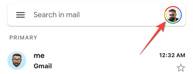 Нажмите на фотографию профиля Gmail в правом верхнем углу