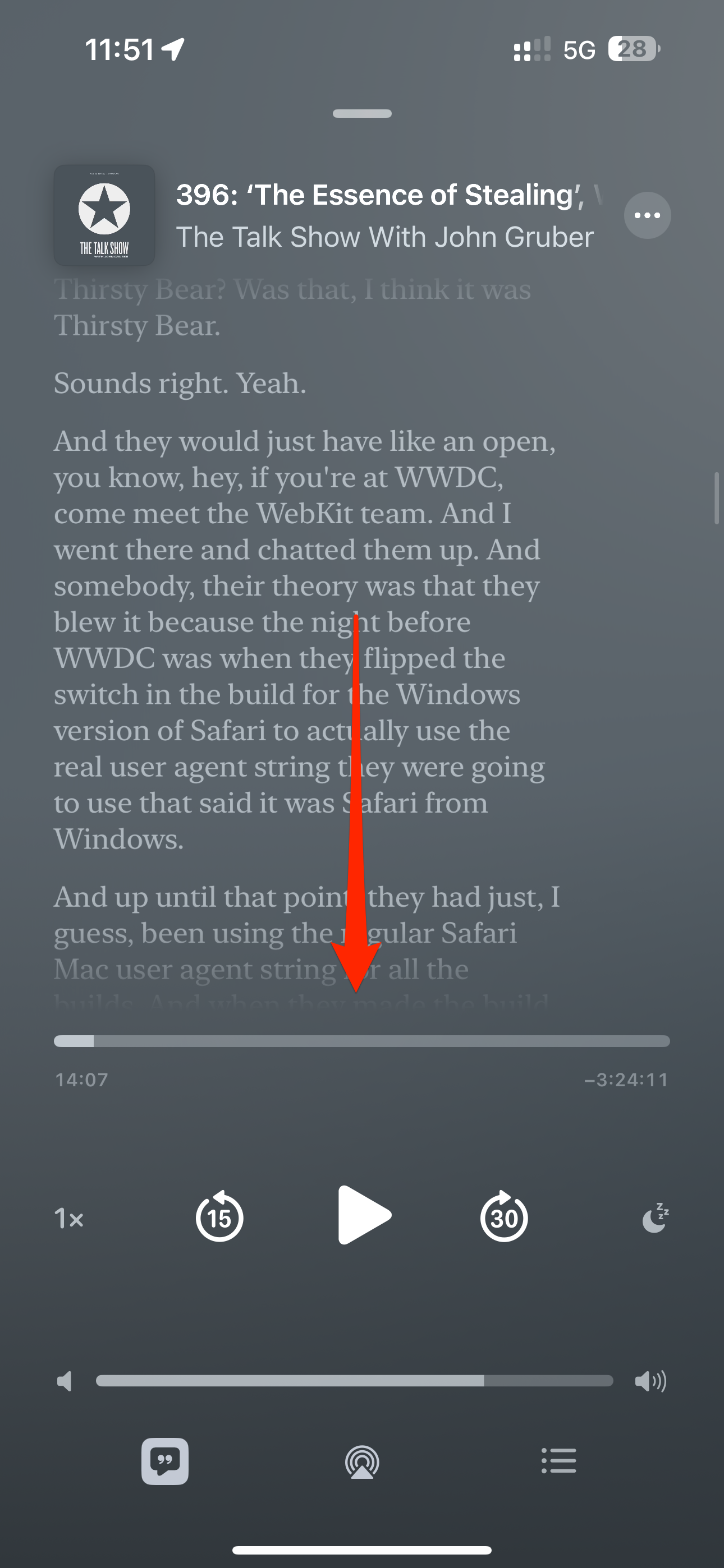Просмотр транскрипта эпизода в Apple Podcasts на iPhone.
