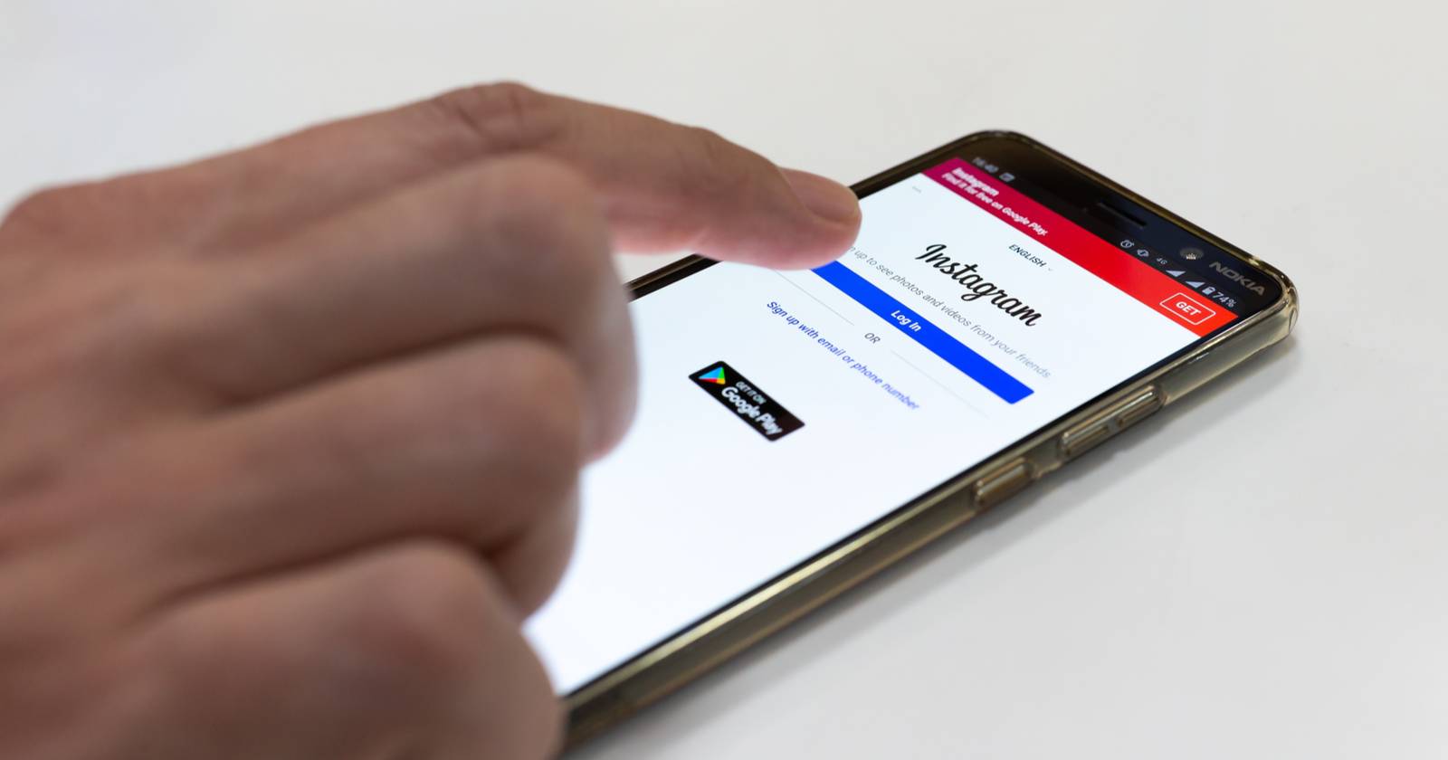 Вход в Instagram на экране входа