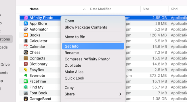 Выбор «Показать сведения» в Finder