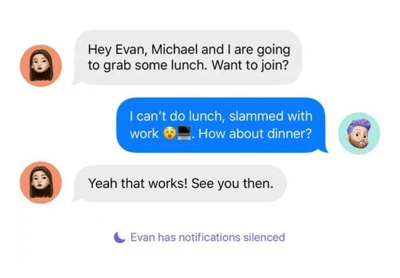 Значок луны рядом с именем контакта в iMessage