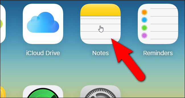 iCloudのメイン画面でメモアイコンをクリックする様子