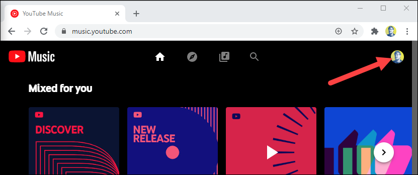 Меню профиля YouTube Music с пунктом загрузки