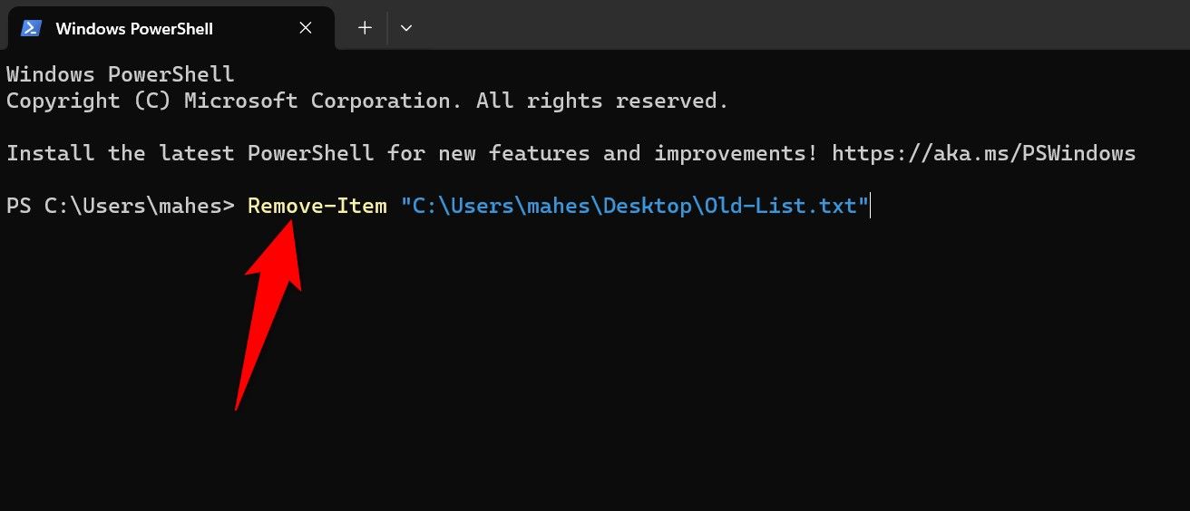 Команда Remove-Item для удаления файла в окне PowerShell.