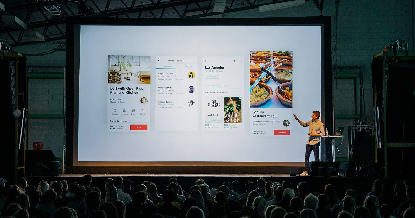 Презентация PowerPoint на экране перед аудиторией