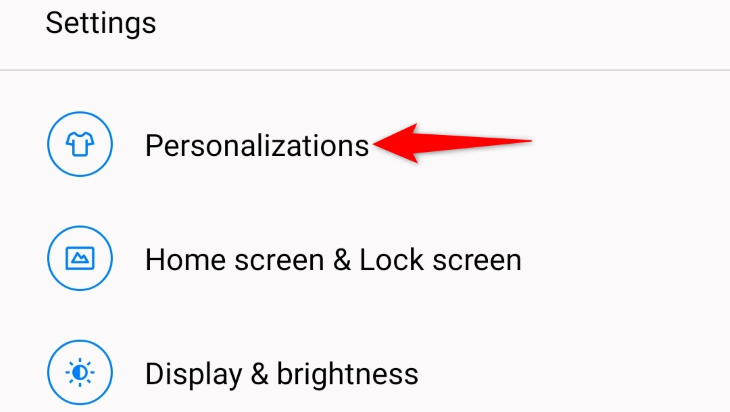 Выберите «Персонализация» в Настройках.