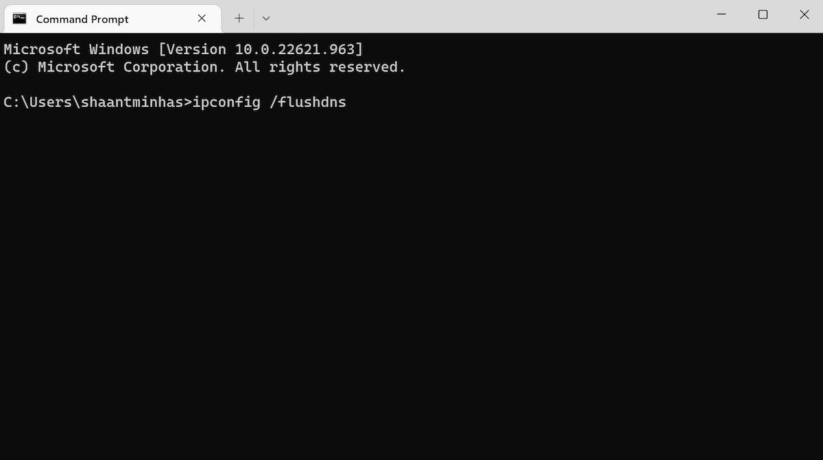 Окно командной строки Windows с командой ipconfig