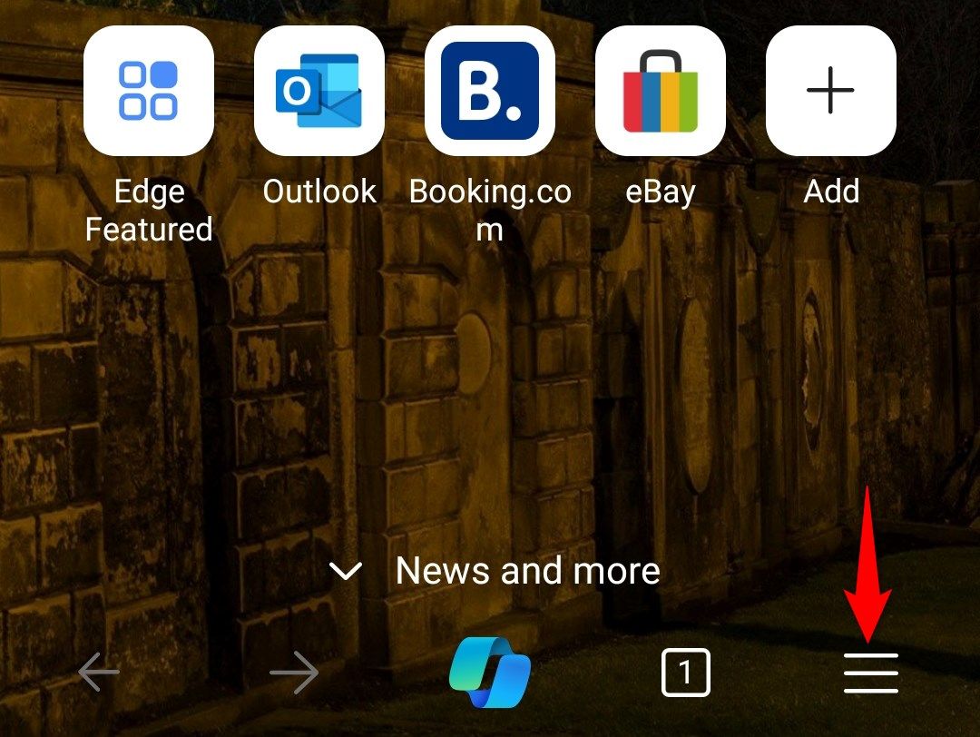 Кнопка меню в мобильном Edge.