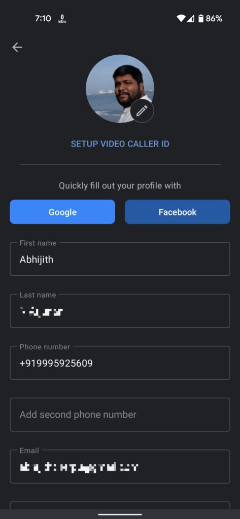Schermata modifica profilo Truecaller con campi nome e dati