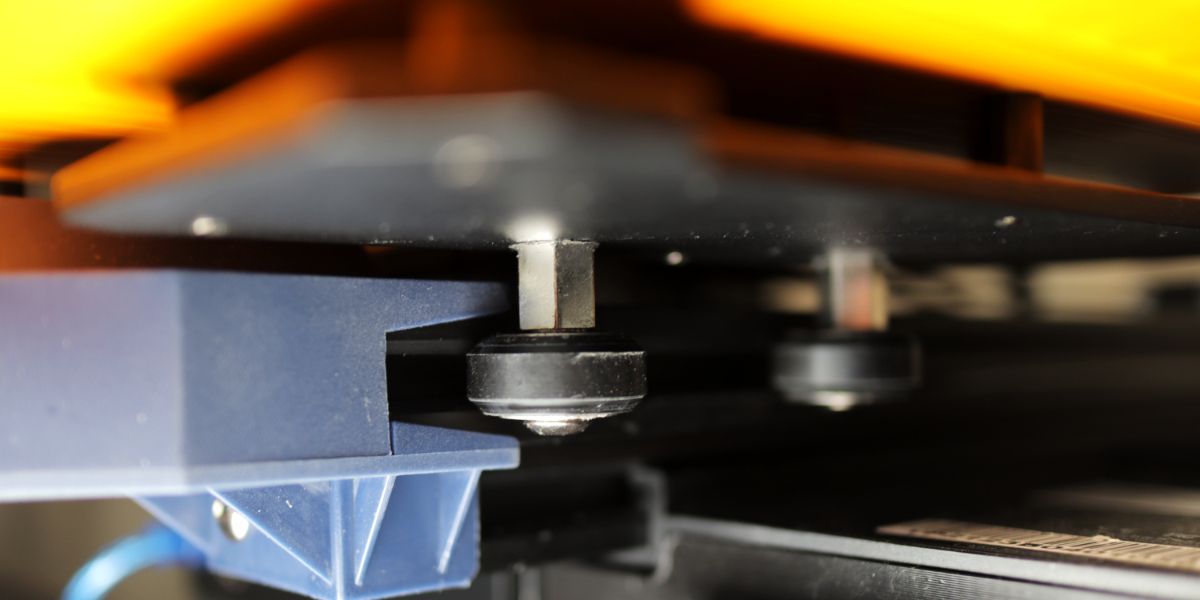 Bed Leveling Adjustment Axles