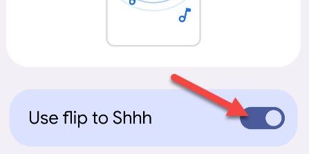Переключатель функции Flip to Shhh включён