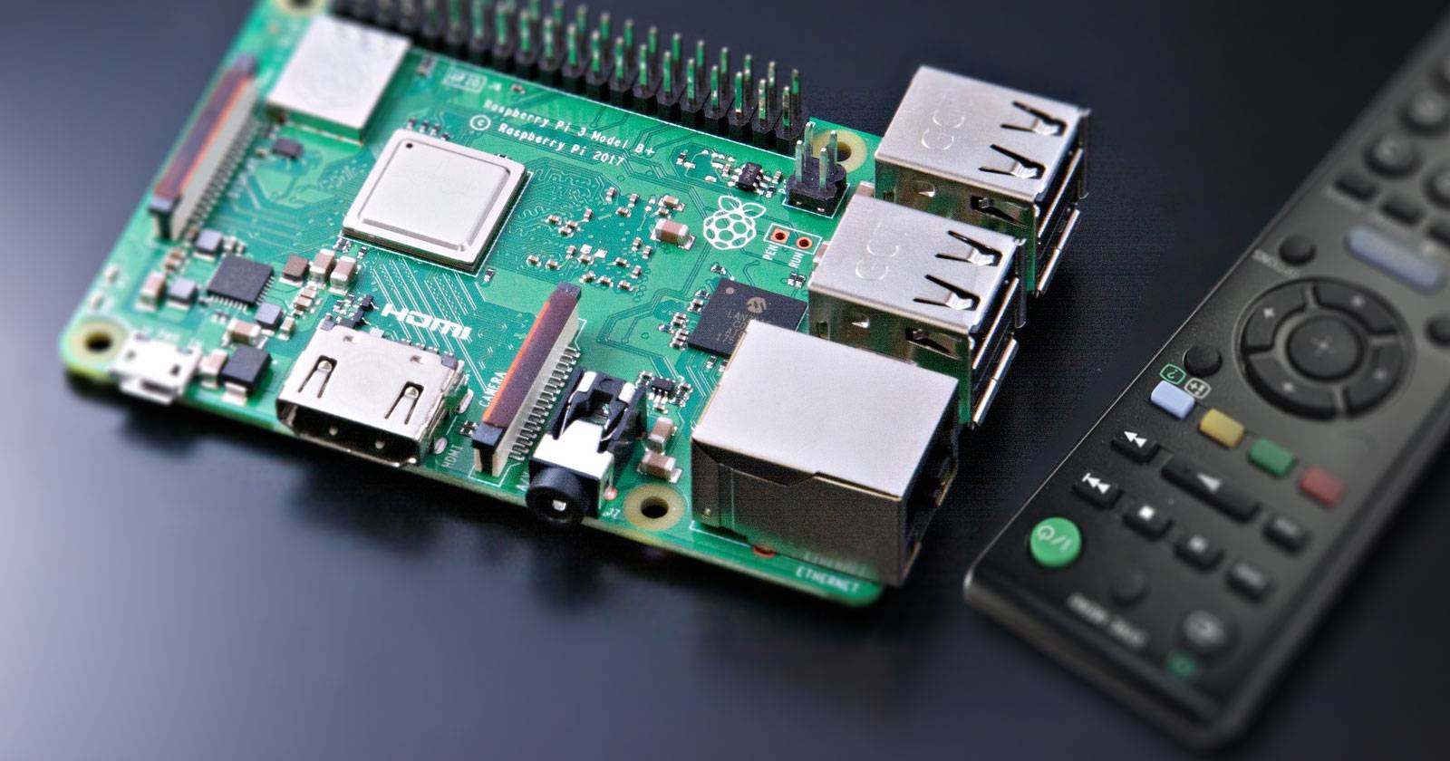 Raspberry Pi с USB‑тюнером и антенной