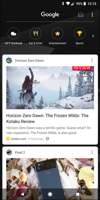 Свайп влево на Pixel Launcher, чтобы открыть Google Feed