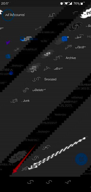 Главный экран Outlook на мобильном устройстве