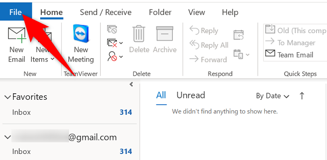 Элемент меню Файл в левом верхнем углу Outlook.