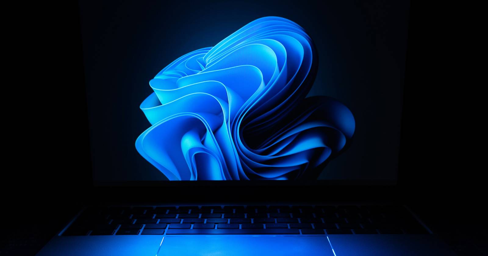 Изменить обои в Windows 11 без активации