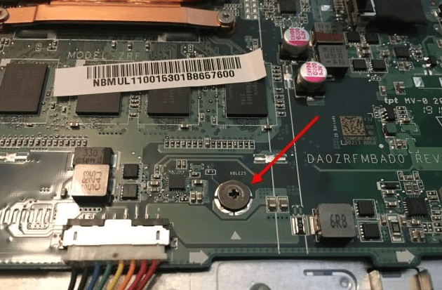 винт защиты от записи на плате Chromebook