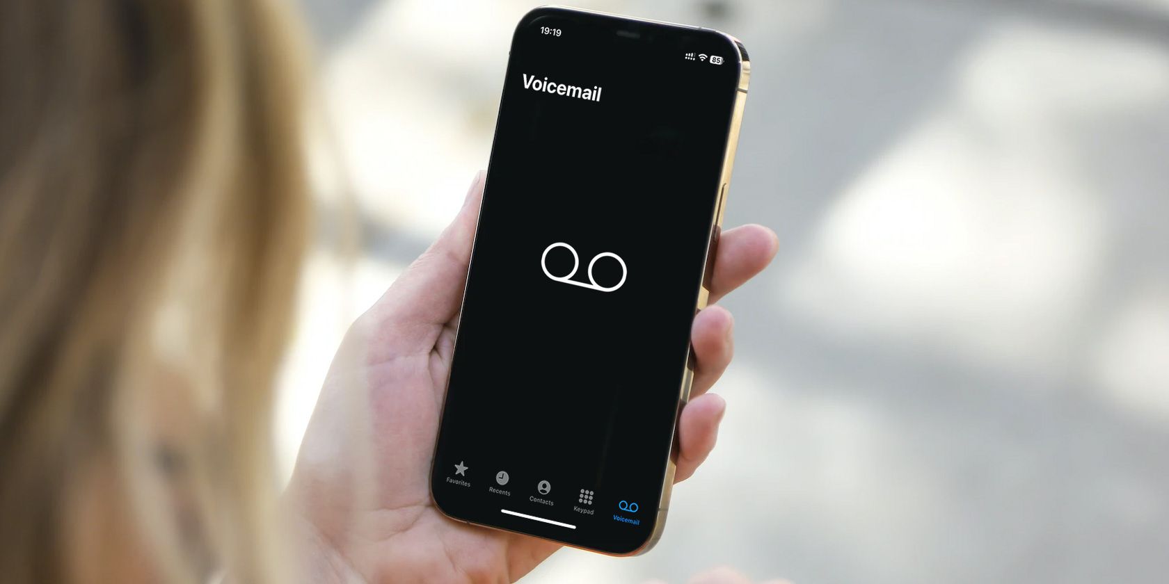 Экран голосового ввода на iPhone