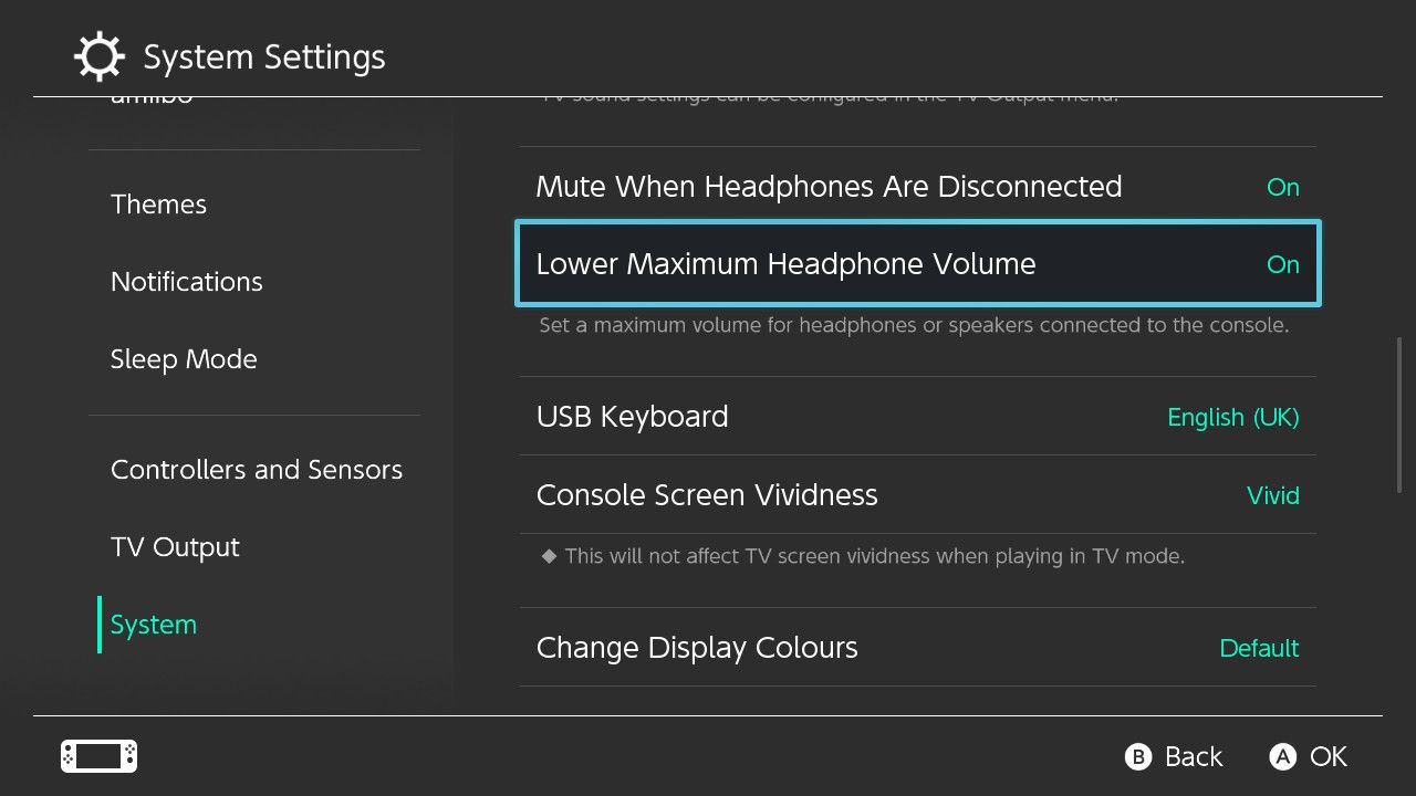 Скриншот системных настроек Nintendo Switch с выделенной опцией «Lower Maximum Headphone Volume»