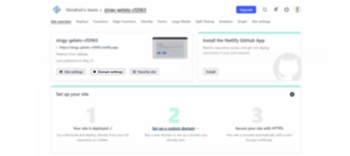 Кнопка Domain Settings на странице сайта в Netlify