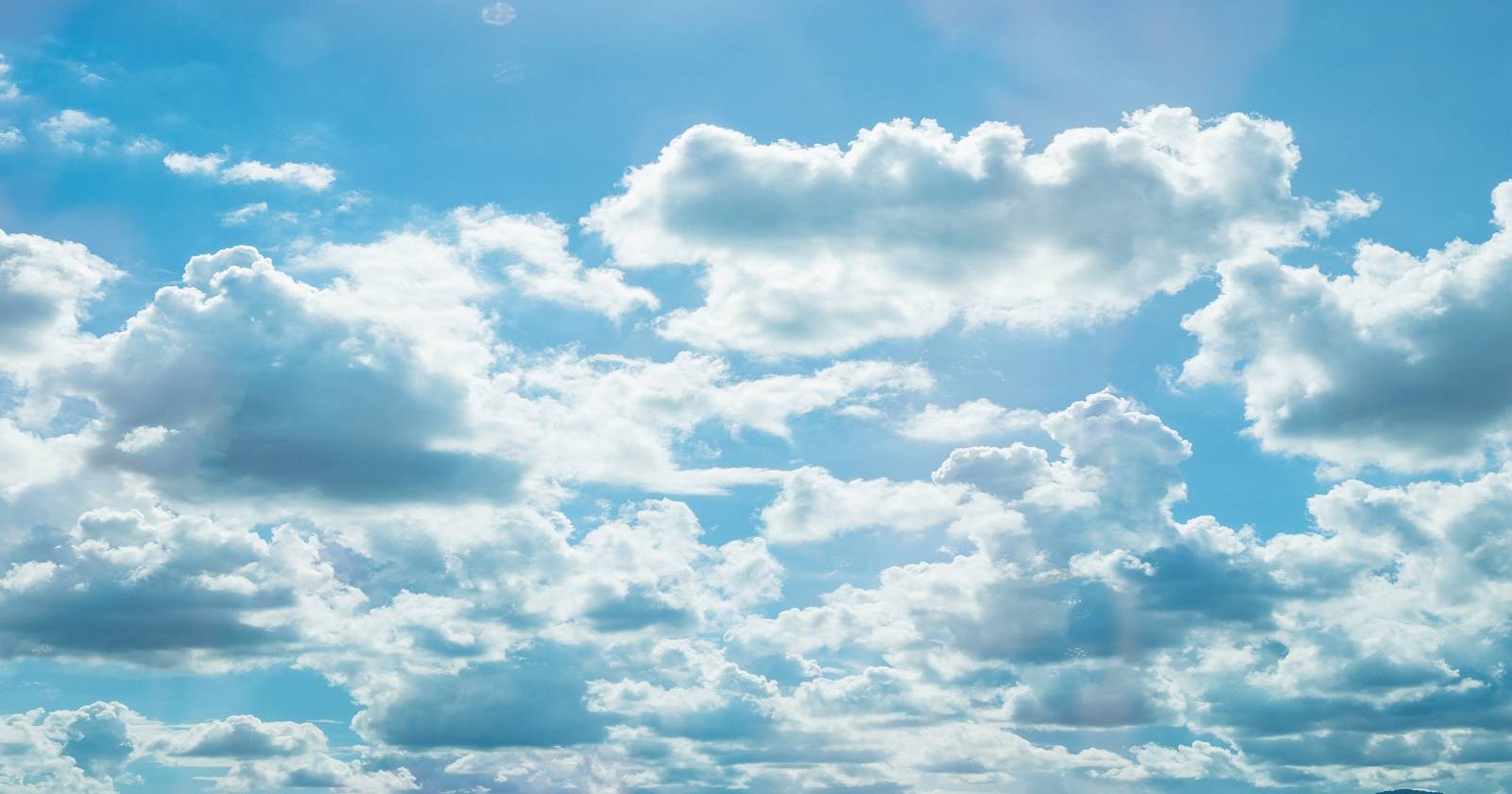 Гонконг: городской пейзаж с небом