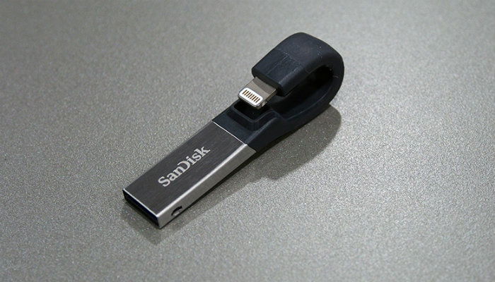 SanDisk iXpand Flash‑Laufwerk mit Lightning‑Anschluss