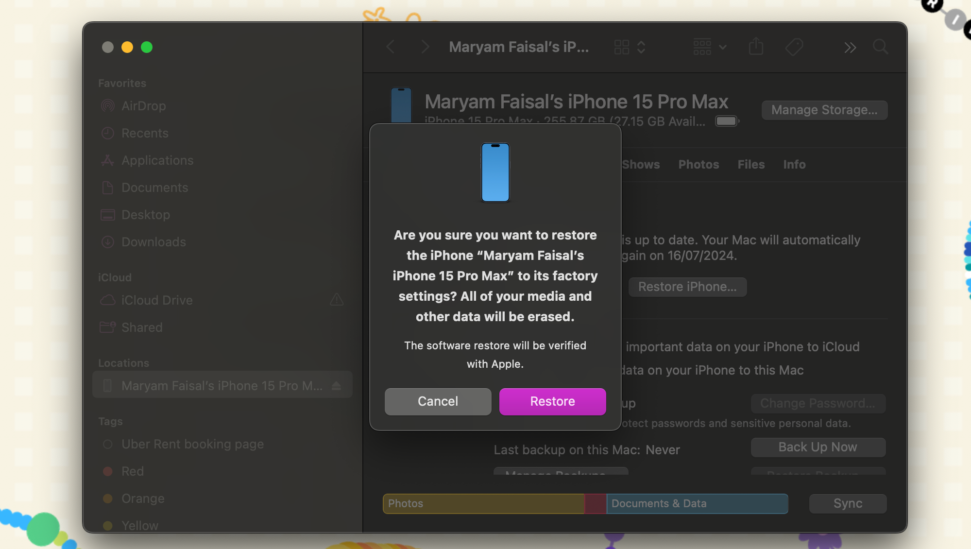 Подтверждение сброса iPhone до заводских настроек в macOS