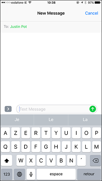 Скриншот французской клавиатуры iOS — другие расположения букв
