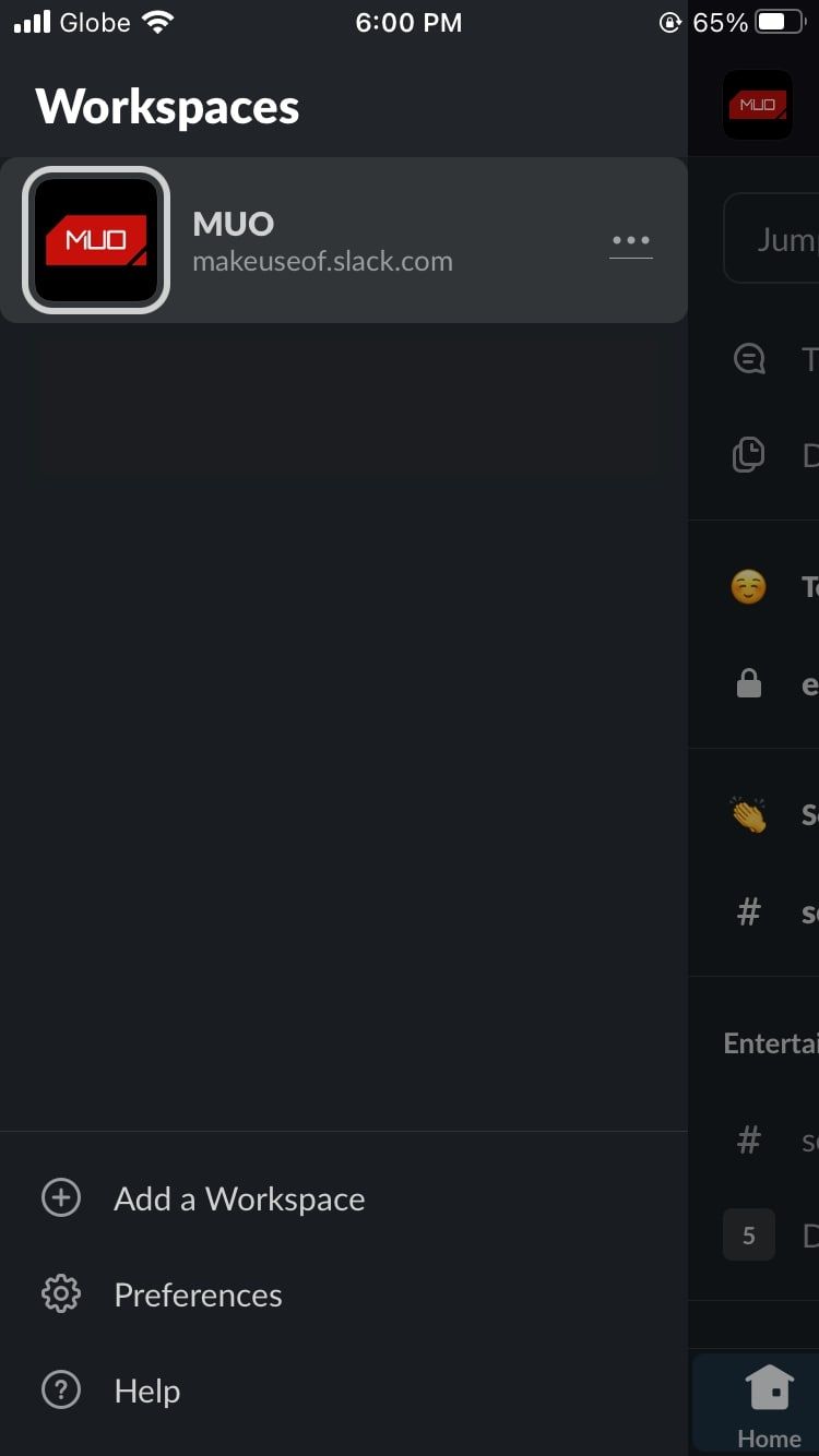 Список рабочих пространств в Slack на мобильном