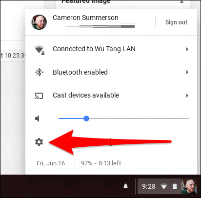 Трей системных настроек Chromebook с выделенной иконкой шестерёнки