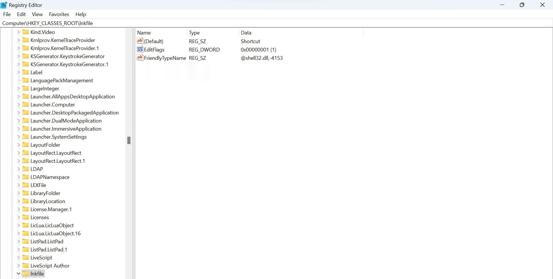 Поиск строкового значения IsShortcut в ключе lnkfile редактора реестра