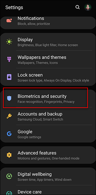 Экран настроек Samsung — раздел 'Биометрия и безопасность'