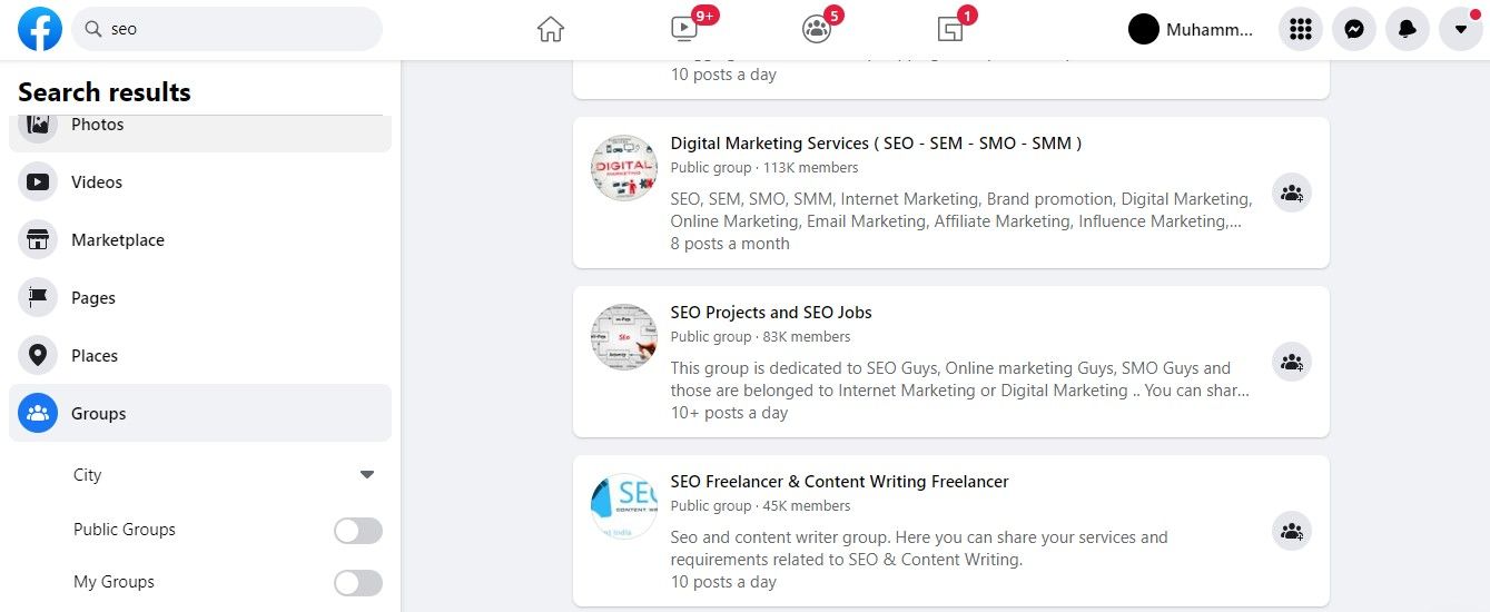 Поиск SEO-групп на Facebook — человек ищет тематические сообщества