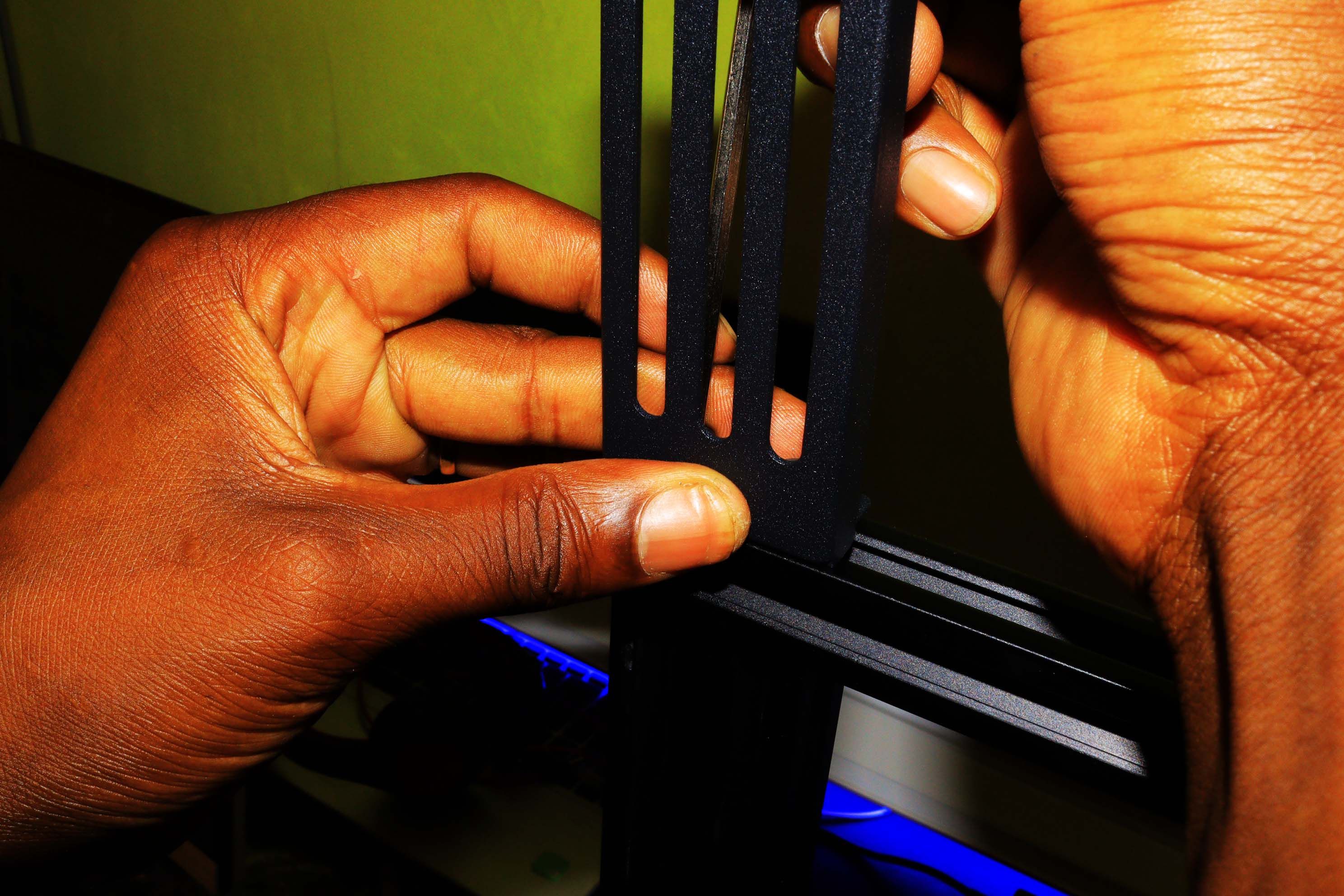 Placing the filament holder on the 3D printer