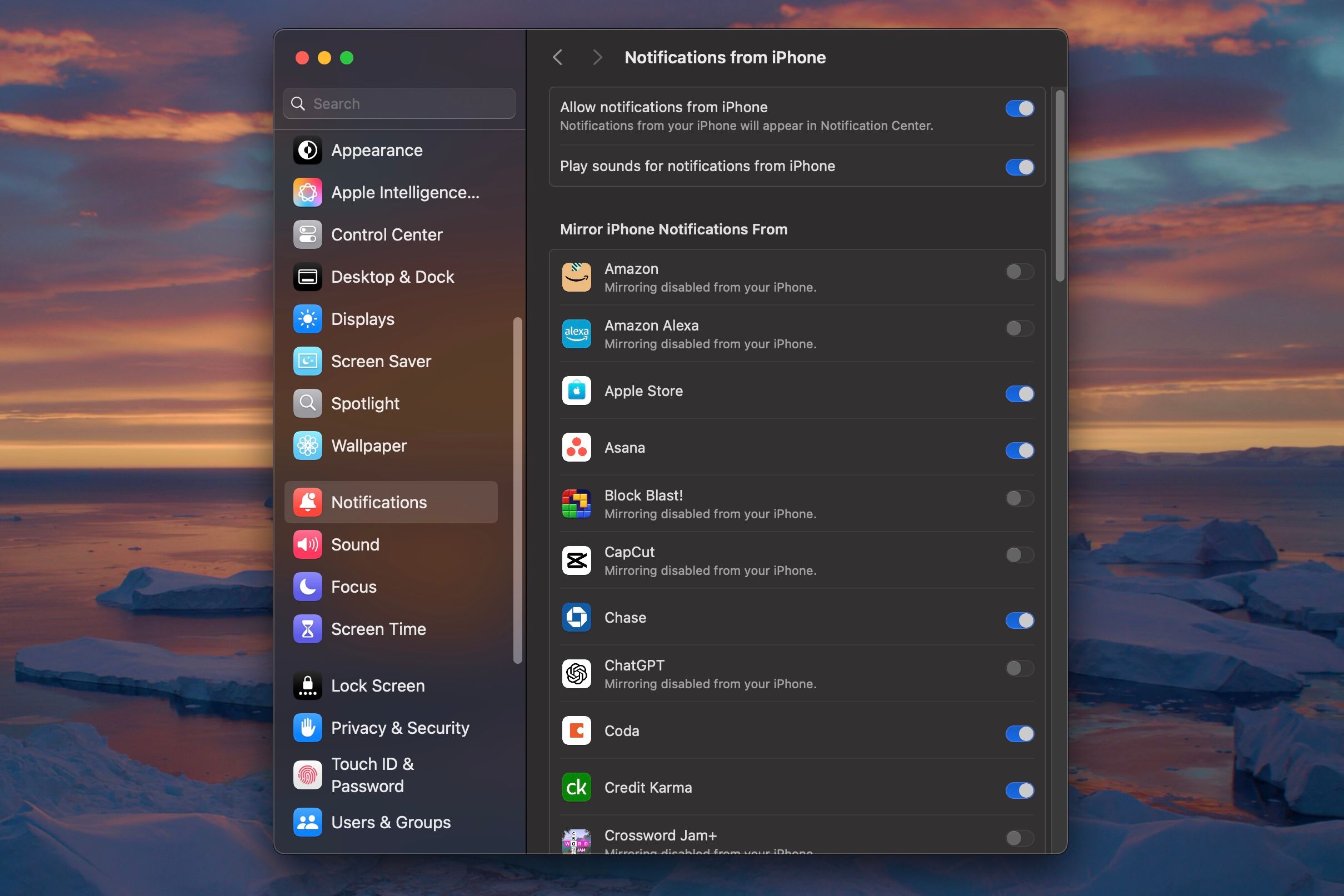 Список приложений, которые могут отправлять уведомления с iPhone на Mac, и настройки персонализации.